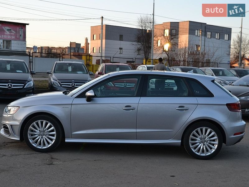 Хэтчбек Audi A3 2016 в Луцке