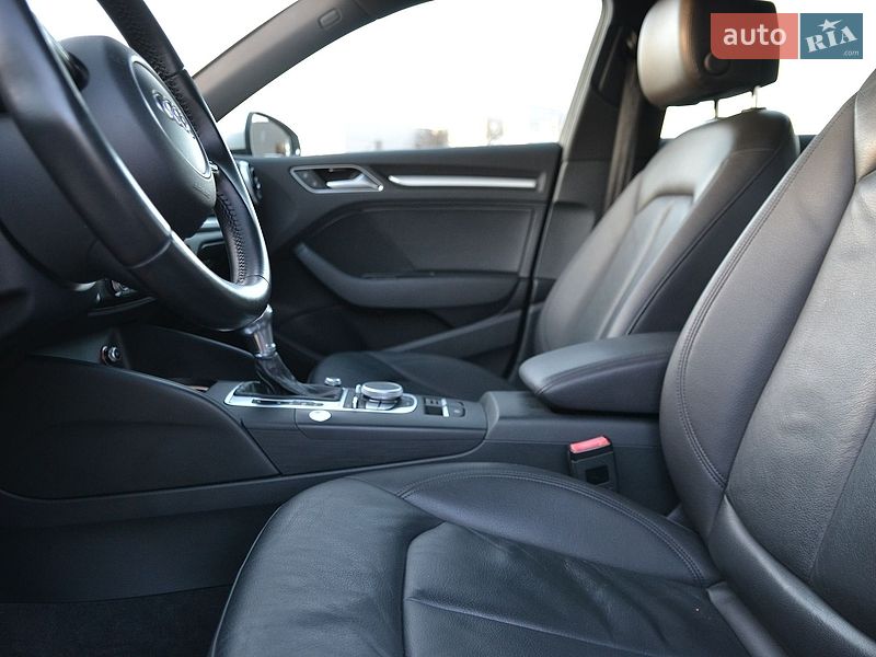 Хэтчбек Audi A3 2016 в Луцке
