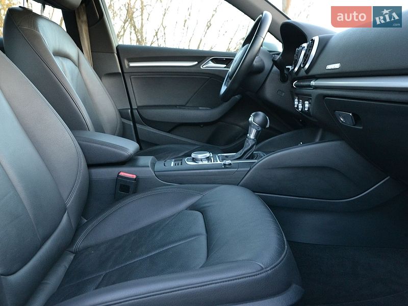Хэтчбек Audi A3 2016 в Луцке