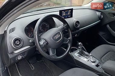 Седан Audi A3 2015 в Сваляве