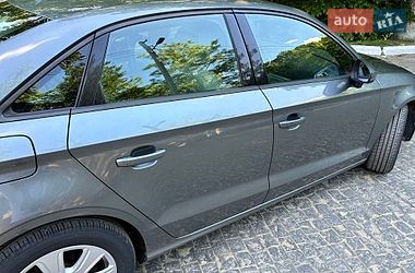 Седан Audi A3 2015 в Черновцах