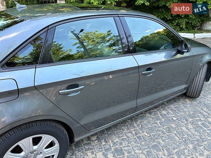Седан Audi A3 2015 в Черновцах