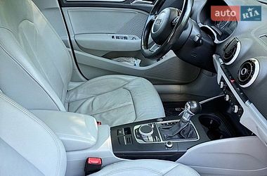 Седан Audi A3 2015 в Черновцах