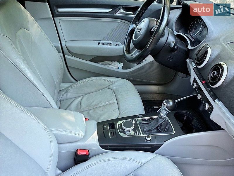Седан Audi A3 2015 в Черновцах