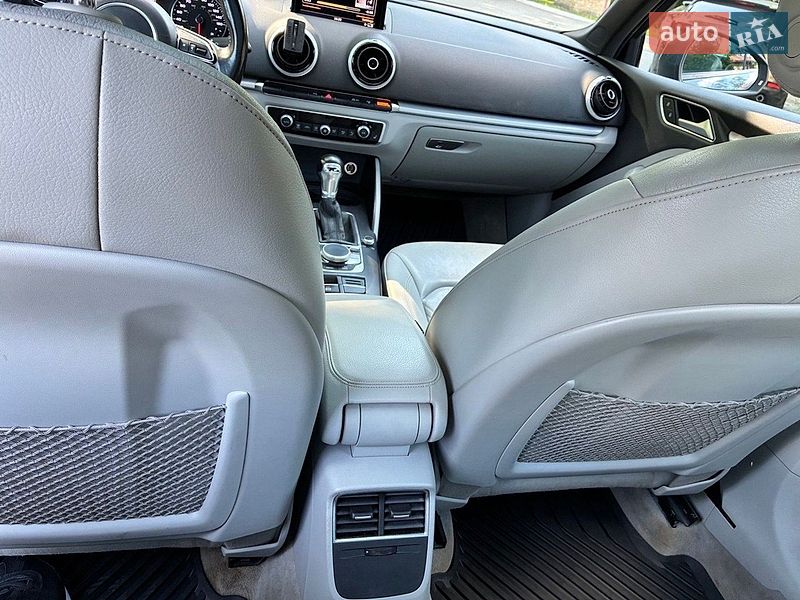Седан Audi A3 2015 в Черновцах