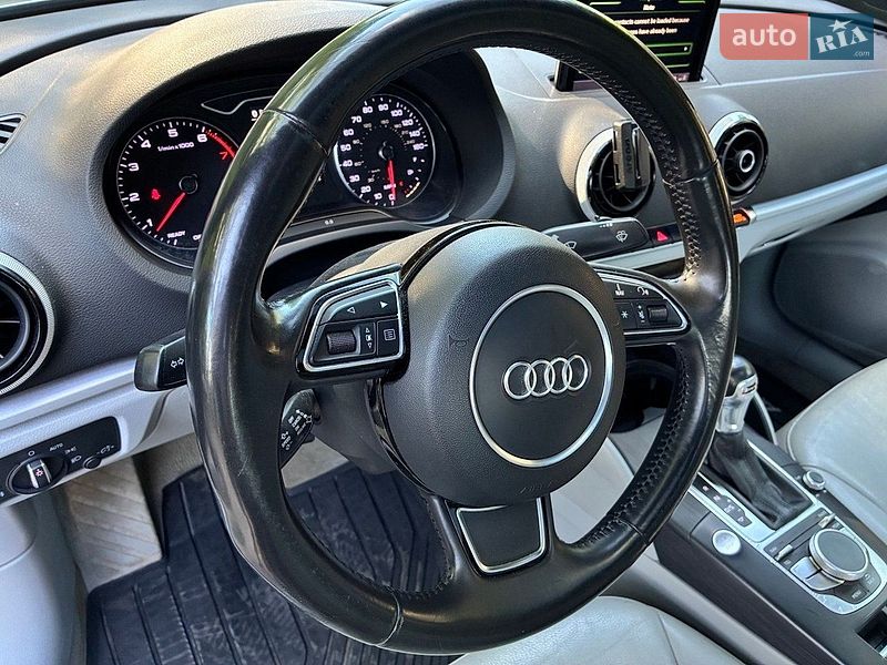 Седан Audi A3 2015 в Черновцах