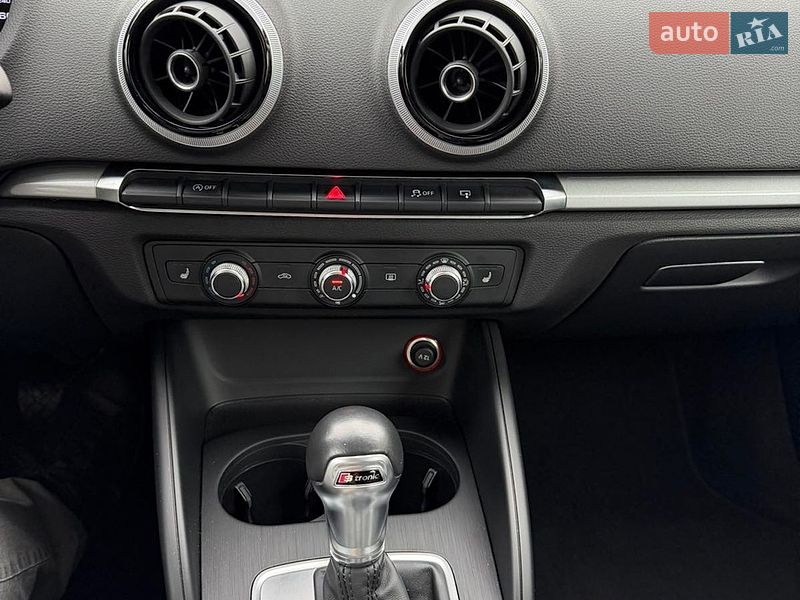 Седан Audi A3 2015 в Киеве