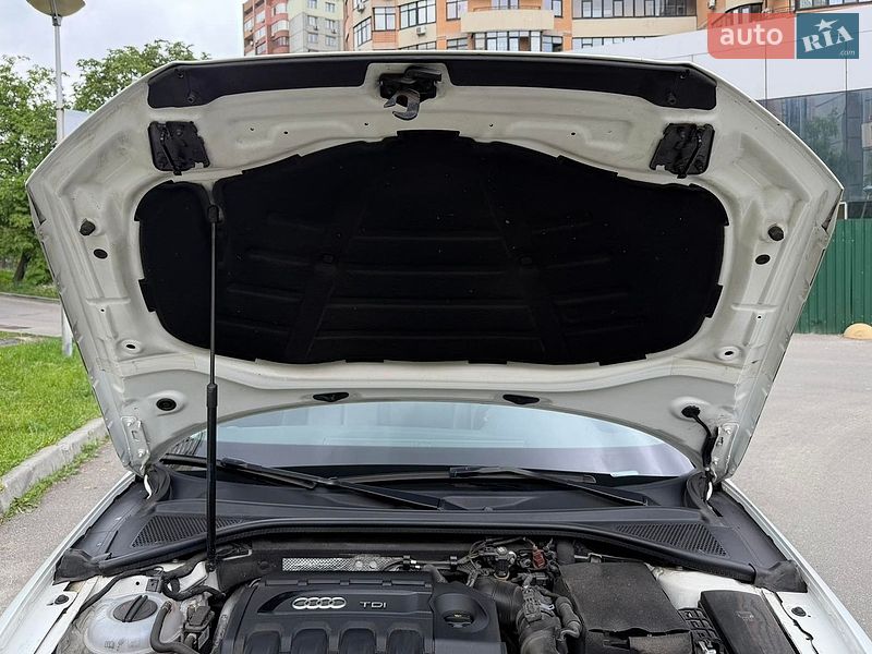 Седан Audi A3 2015 в Киеве