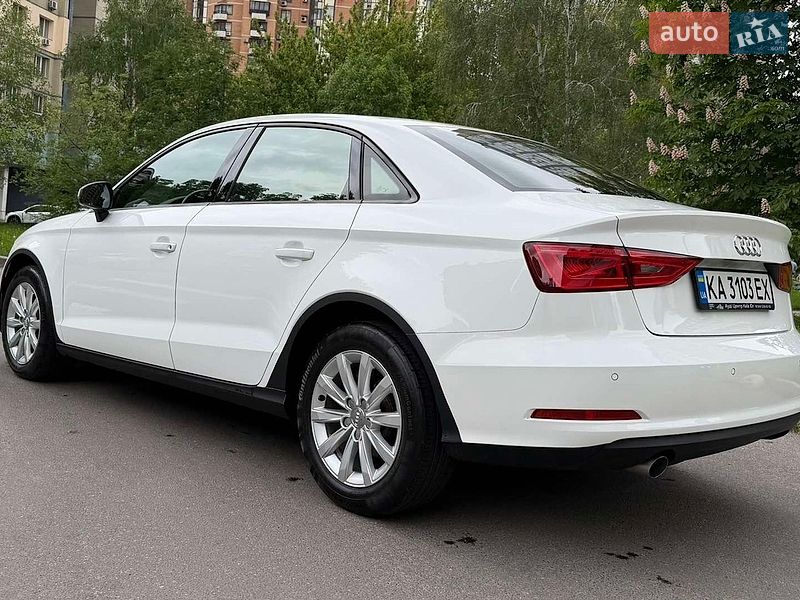 Седан Audi A3 2015 в Киеве