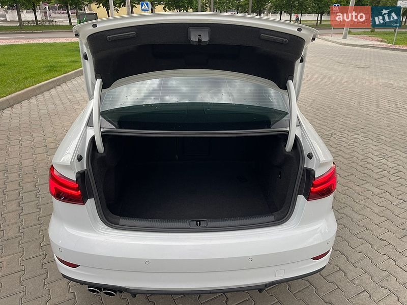 Седан Audi A3 2016 в Кременчуці