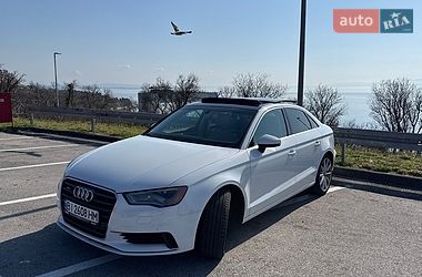 Седан Audi A3 2015 в Ромнах