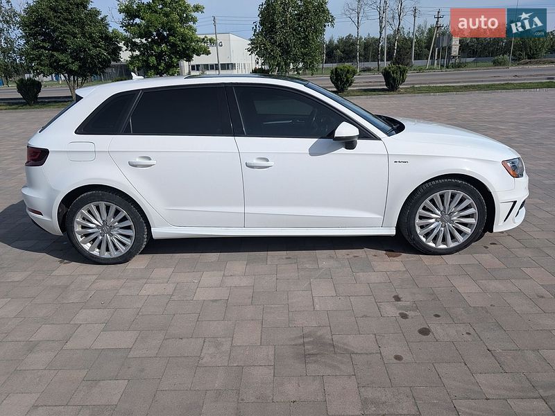 Хэтчбек Audi A3 2015 в Ивано-Франковске