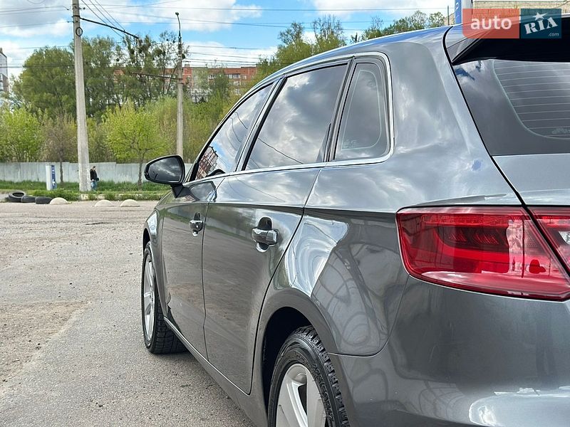 Хетчбек Audi A3 2013 в Чернівцях