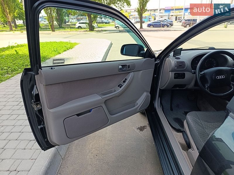 Хетчбек Audi A3 1998 в Вишневому