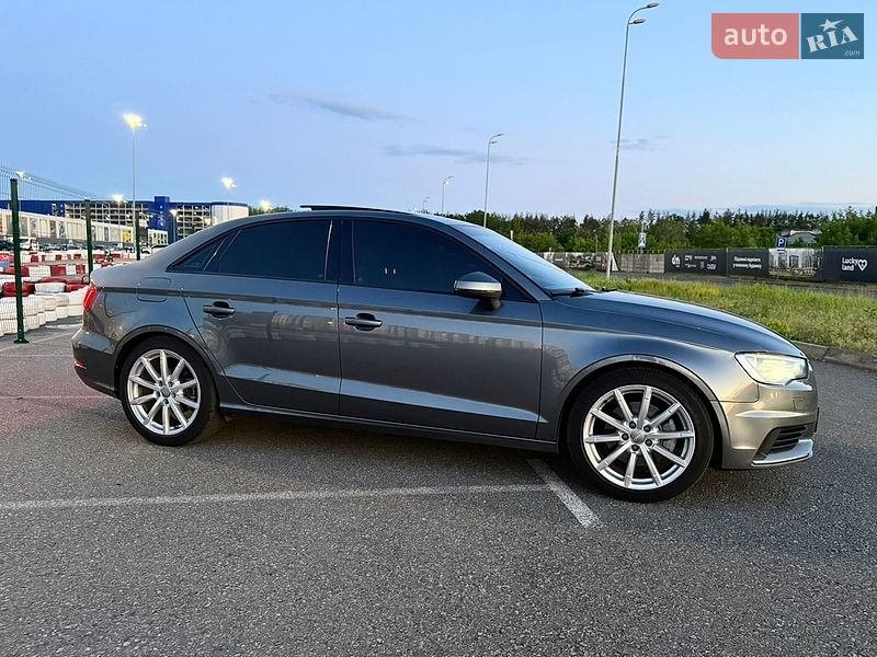 Седан Audi A3 2016 в Киеве