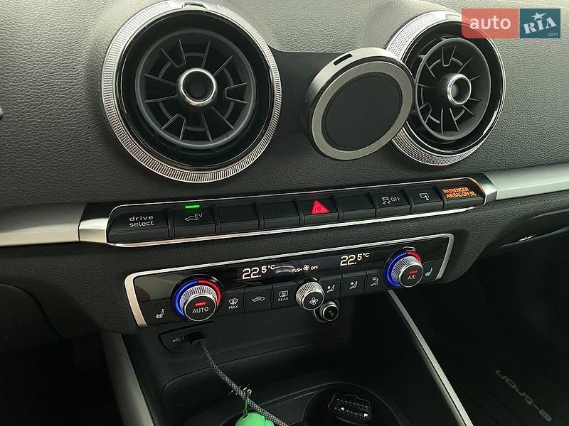 Хетчбек Audi A3 2016 в Львові