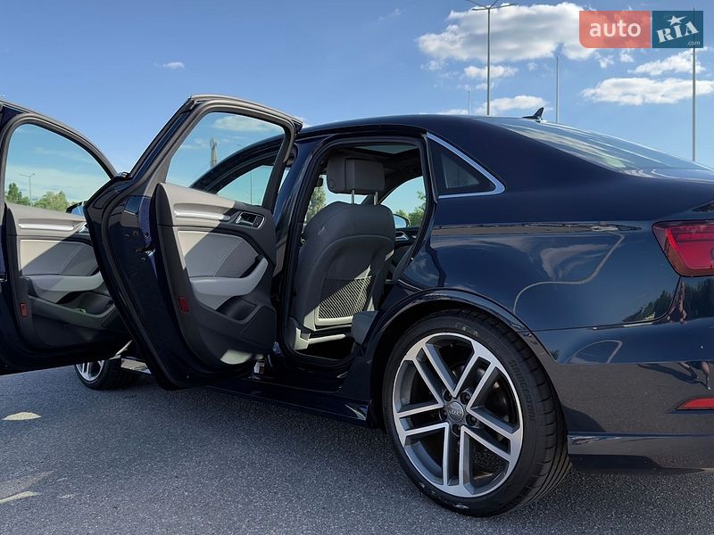 Седан Audi A3 2017 в Харкові