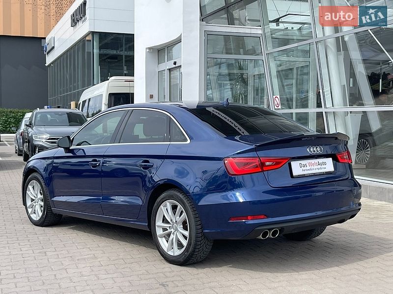 Седан Audi A3 2014 в Чернівцях