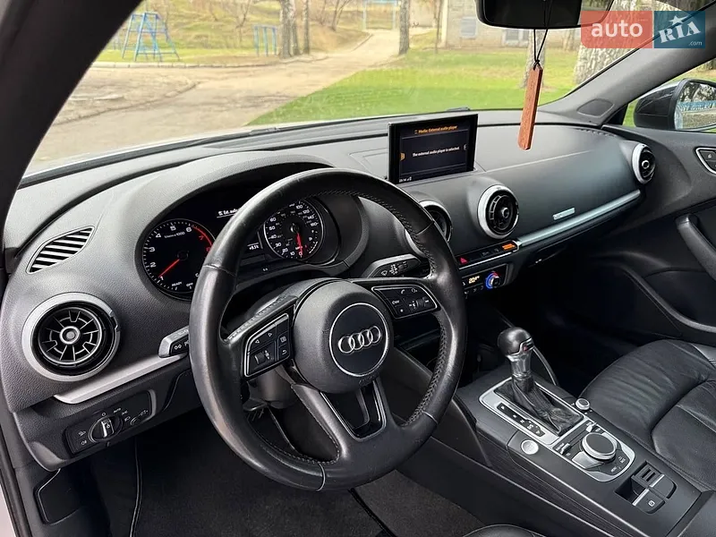 Audi A3 2016 VIN WAUAUGFFXH1042143 фото оголошення 10 з 59