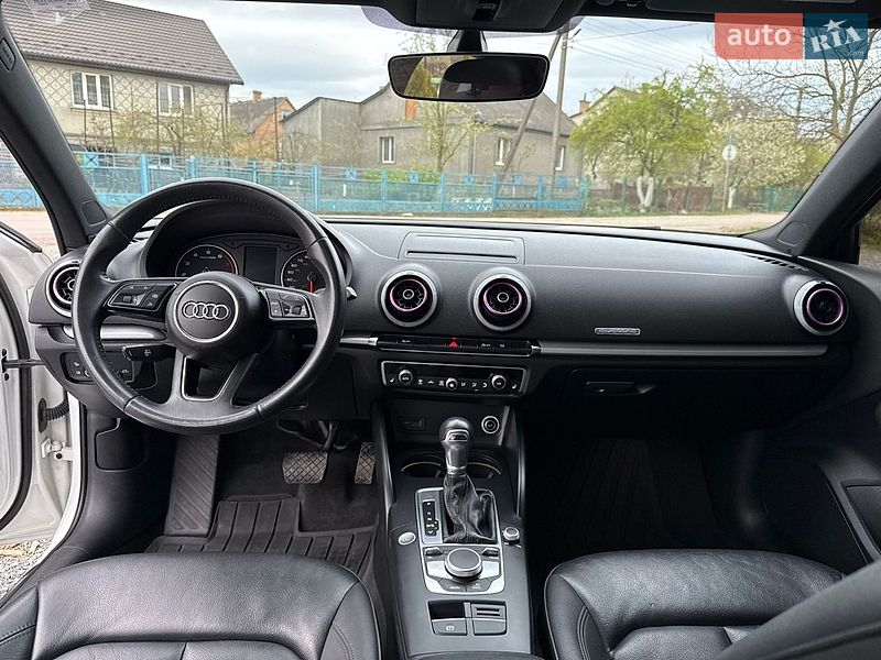 Седан Audi A3 2019 в Ровно