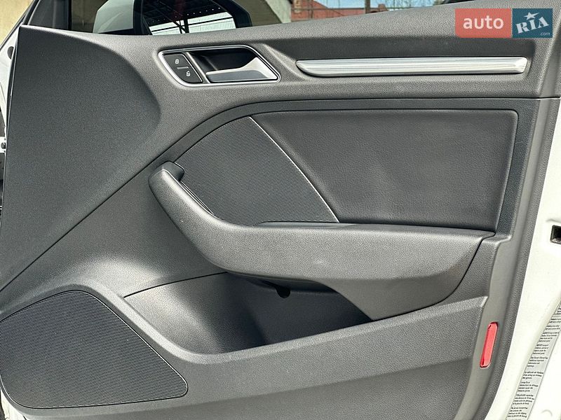 Седан Audi A3 2015 в Дрогобыче