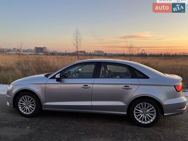 Седан Audi A3 2016 в Києві