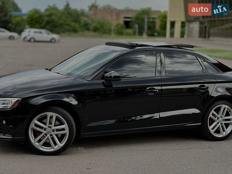 Седан Audi A3 2018 в Запоріжжі