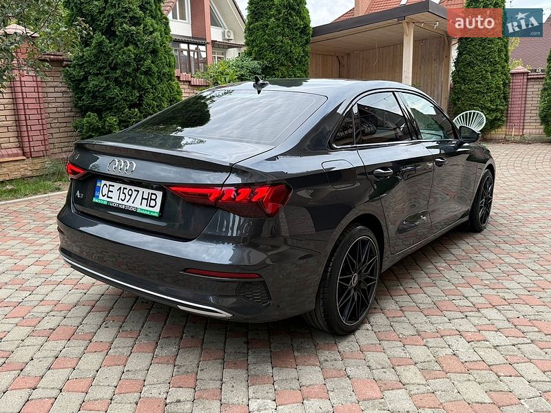 Седан Audi A3 2022 в Чернівцях