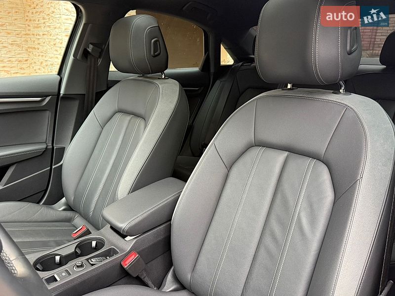 Седан Audi A3 2022 в Чернівцях