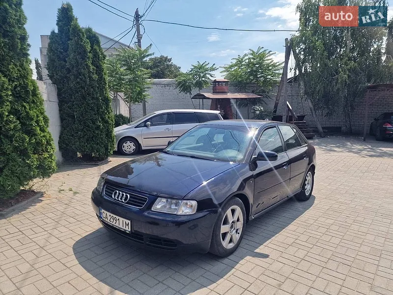 Audi A3 2000 VIN WAUZZZ8LZYA122010 фото оголошення 2 з 41