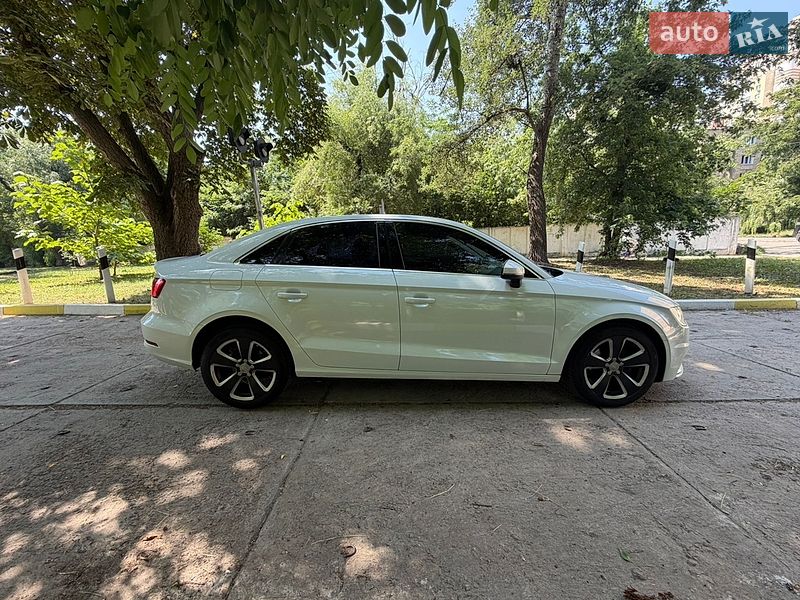 Седан Audi A3 2013 в Киеве