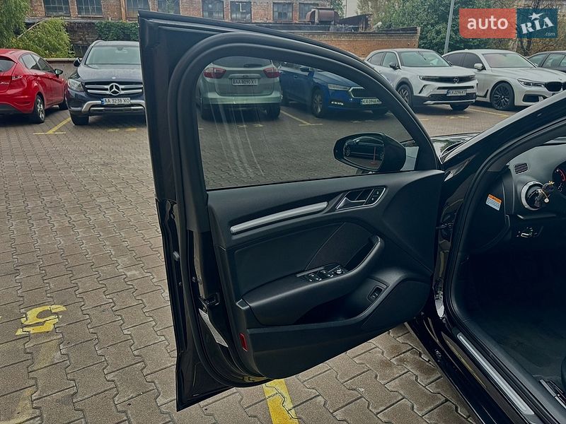 Седан Audi A3 2018 в Киеве