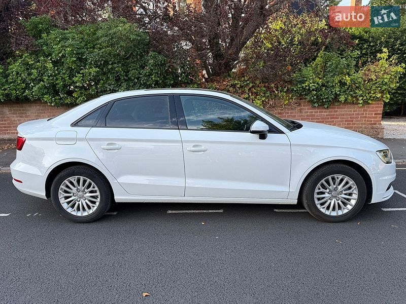 Седан Audi A3 2016 в Києві
