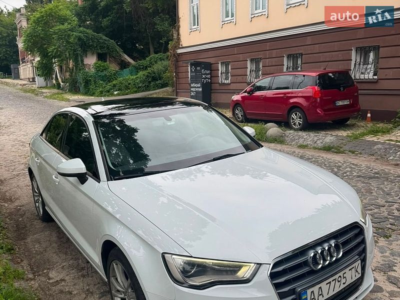 Седан Audi A3 2016 в Киеве