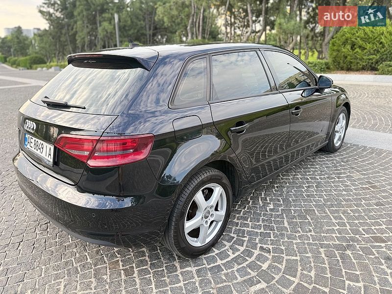 Хетчбек Audi A3 2013 в Дніпрі