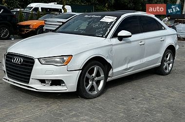 Седан Audi A3 2015 в Львове