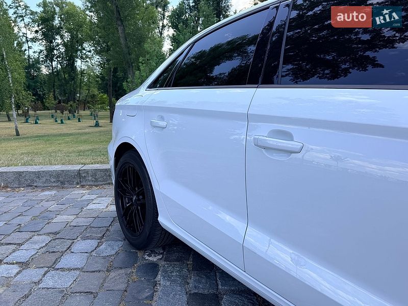 Седан Audi A3 2015 в Києві