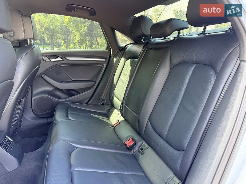 Седан Audi A3 2015 в Києві
