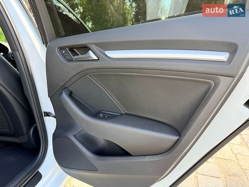 Седан Audi A3 2015 в Києві