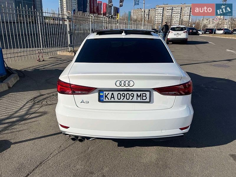 Седан Audi A3 2018 в Василькові
