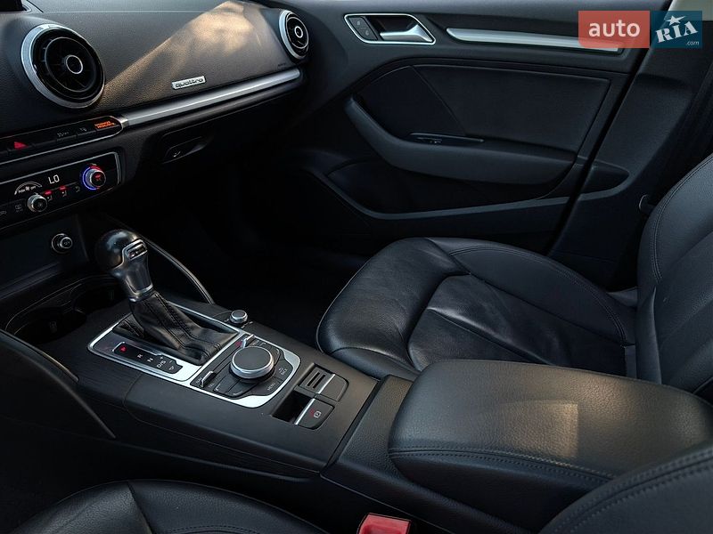 Седан Audi A3 2016 в Дрогобыче