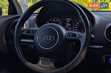 Седан Audi A3 2016 в Дрогобыче