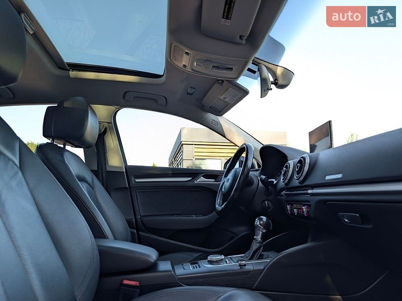 Седан Audi A3 2016 в Дрогобыче