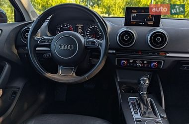 Седан Audi A3 2016 в Дрогобыче