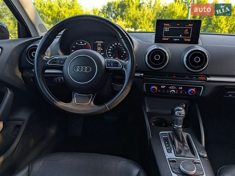 Седан Audi A3 2016 в Дрогобыче