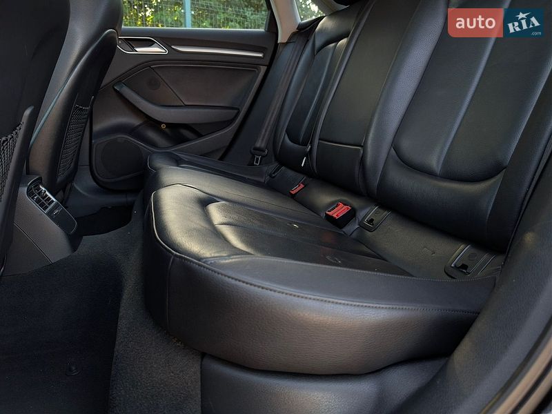 Седан Audi A3 2016 в Дрогобыче