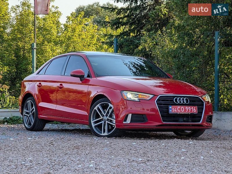 Седан Audi A3 2016 в Дрогобичі