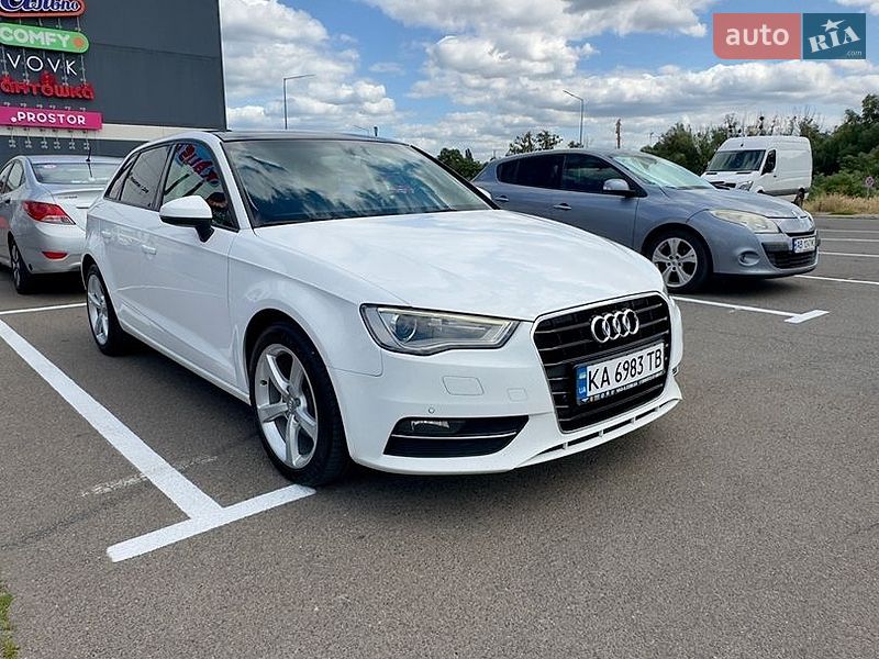 Хэтчбек Audi A3 2015 в Киеве