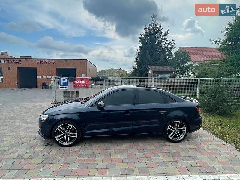 Седан Audi A3 2017 в Львові