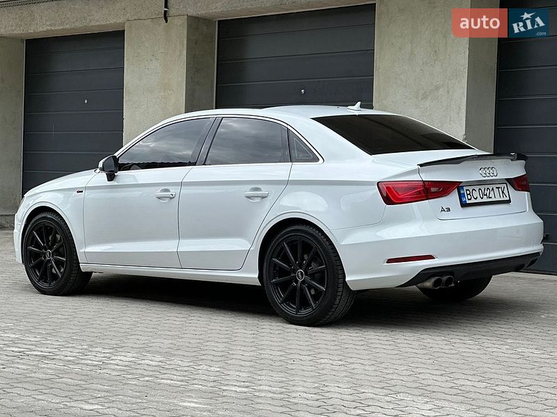 Седан Audi A3 2015 в Дрогобичі